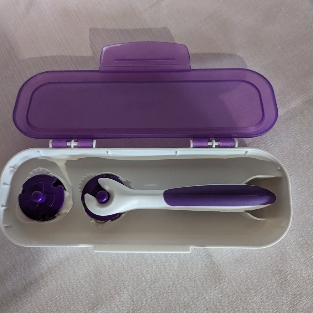 Wilton detailed embosser For Fondant and buttercream iced cakes 6 Designs